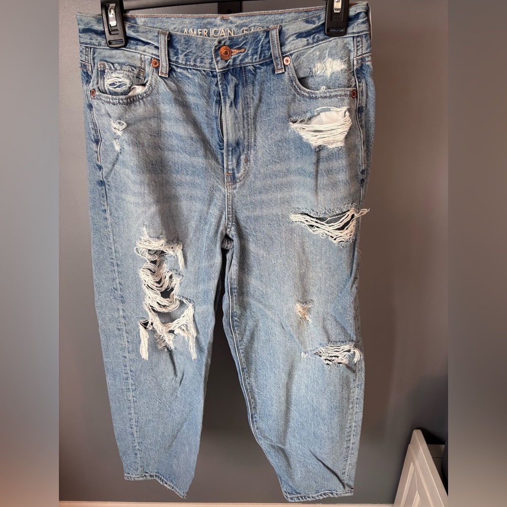 American Eagle Outfitters Light Blue Distressed Ripped Jeans